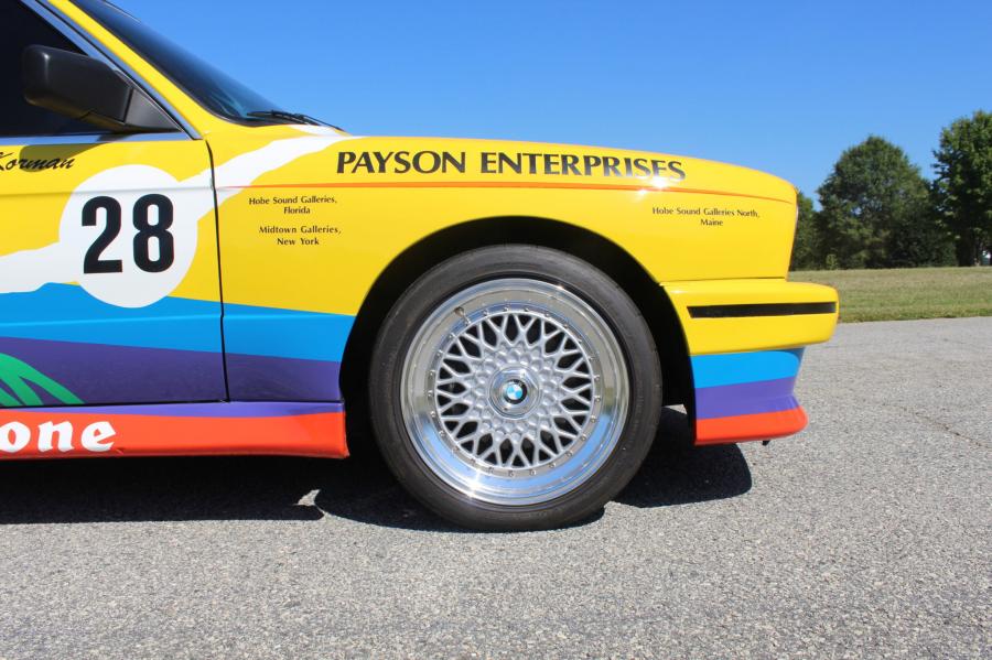 Детали экстерьера BMW 325e Coupe for Charity (E30) 1985 года  (фото 16 из 93)
